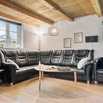 4 Bedroom Pet Friendly In *