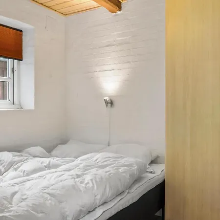 4 Bedroom Pet Friendly In Holiday home *