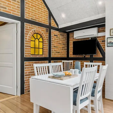 4 Bedroom Pet Friendly In 펜션 Hemmet