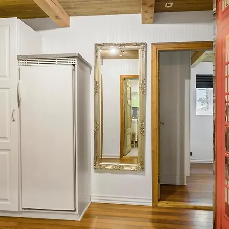 4 Bedroom Pet Friendly In