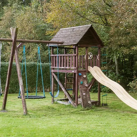 Nyaraló 4 Bedroom Pet Friendly In