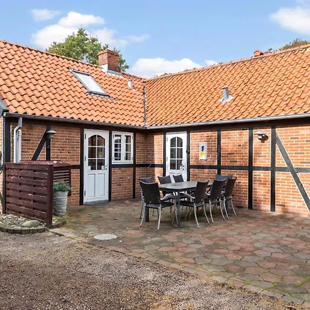 Dom wakacyjny 4 Bedroom Pet Friendly In Hemmet
