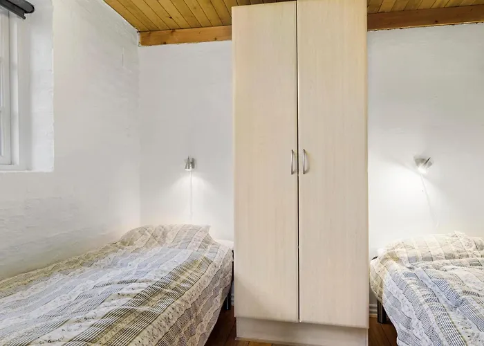 Dom wakacyjny 4 Bedroom Pet Friendly In *
