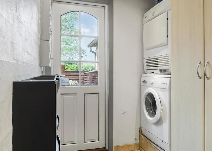 4 Bedroom Pet Friendly In