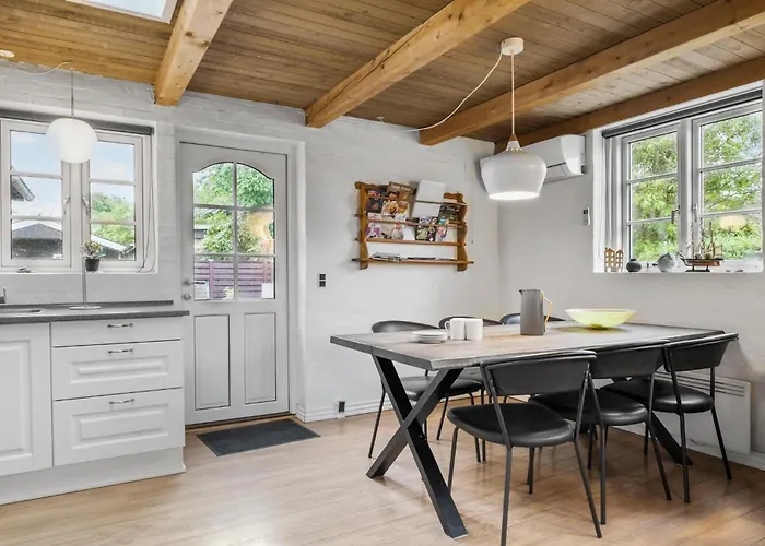Dom wakacyjny 4 Bedroom Pet Friendly In