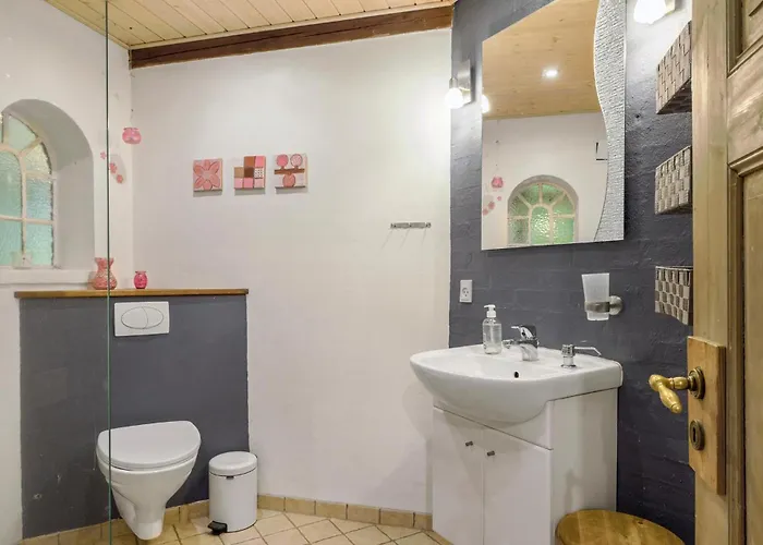 Dom wakacyjny 4 Bedroom Pet Friendly In *